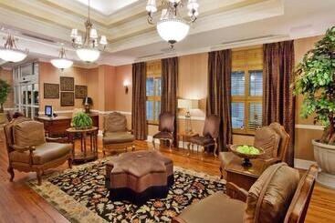 هتل Holiday Inn Savannah Historic District, An Ihg