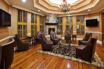 هتل Holiday Inn Savannah Historic District, An Ihg