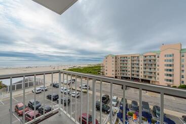 هتل Icona Diamond Beach