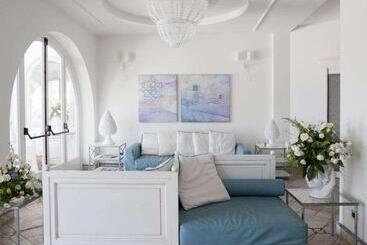 هتل Mea   Aeolian Charme