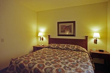 هتل Mountain Inn & Suites Airport Hendersonville