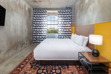 هتل Nylo Dallas Plano  Tapestry Collection By Hilton