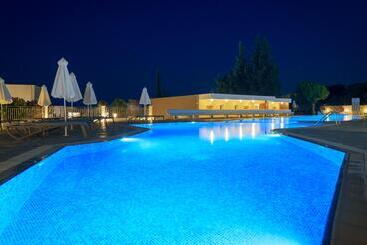 هتل Porto Angeli