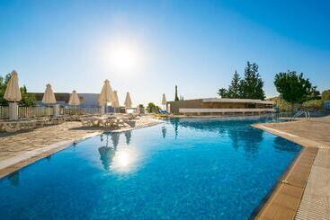 هتل Porto Angeli