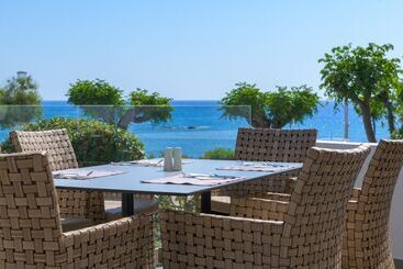 هتل Porto Angeli