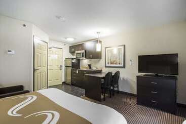 هتل Quality Inn & Suites Thompson