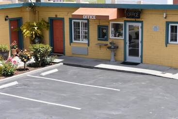 هتل Seaside Inn Monterey