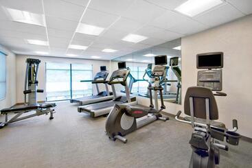 هتل Springhill Suites Erie