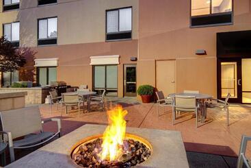 هتل Springhill Suites Erie