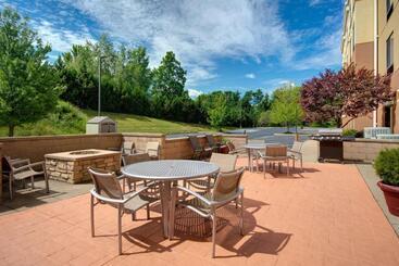 هتل Springhill Suites Erie