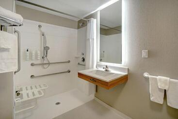 هتل Springhill Suites Erie