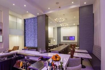 هتل Tryp By Wyndham Savannah