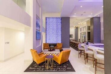 هتل Tryp By Wyndham Savannah