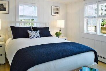 The Cottages At Nantucket Boat Basin
