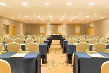 Grand Mercure Hotel Hualing