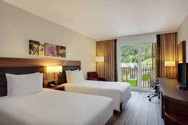 هتل Hilton Garden Inn Davos