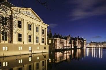 هتل Holiday Inn Express The Hague   Parliament, An Ihg