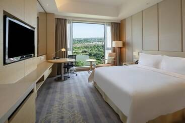 هتل Holiday Inn Nanyang By Ihg