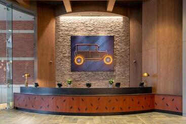هتل Hollywood Casino At Greektown