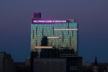 هتل Hollywood Casino At Greektown