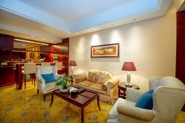 هتل Howard Johnson Tropical Garden Plaza Kunming