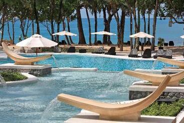 هتل Natai Beach Resort