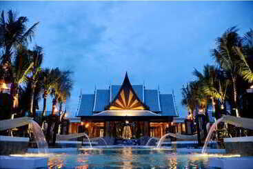 هتل Natai Beach Resort