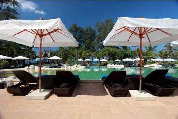 هتل Natai Beach Resort