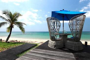 هتل Natai Beach Resort