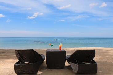هتل Natai Beach Resort