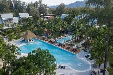 هتل Natai Beach Resort