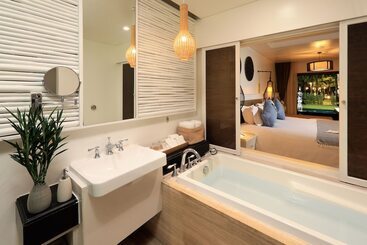 هتل Natai Beach Resort