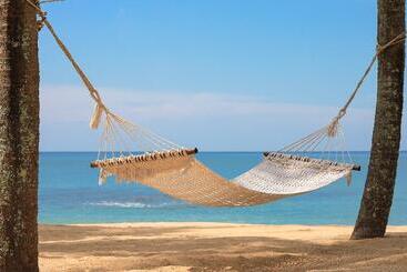 هتل Natai Beach Resort