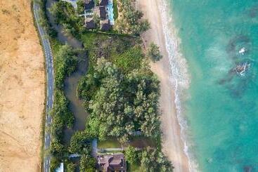 هتل Natai Beach Resort