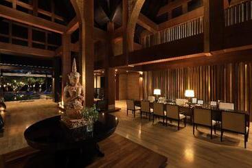 هتل Natai Beach Resort