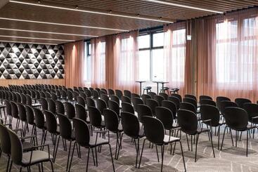 هتل Scandic Frankfurt Museumsufer