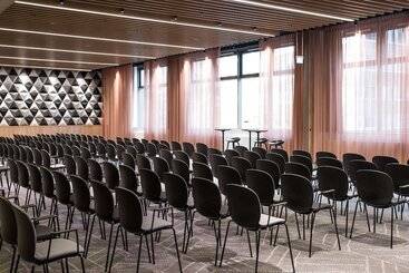 هتل Scandic Frankfurt Museumsufer