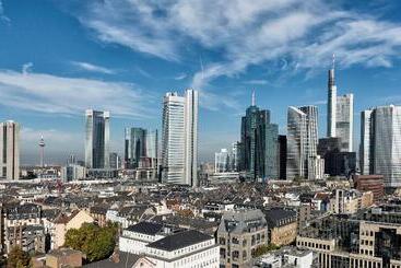 هتل Scandic Frankfurt Museumsufer