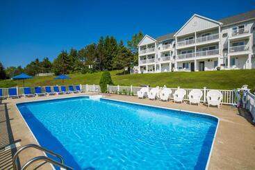 هتل Strawberry Hill Seaside Inn