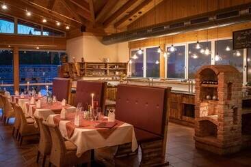 Vötter S Hotel In Kaprun Am Kitzsteinhorn   Skibus Direkt