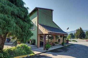 מוטל Columbia Gorge Inn
