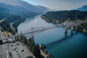 מוטל Columbia Gorge Inn