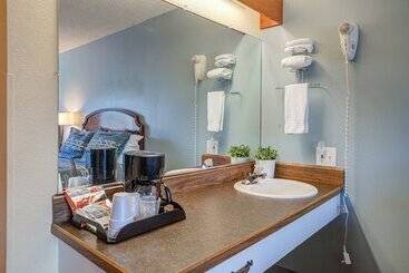 מוטל Columbia Gorge Inn