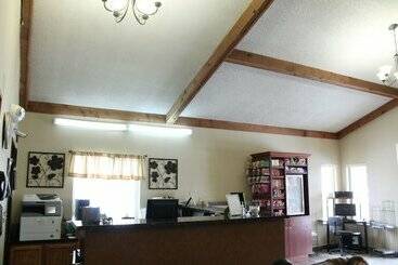 مُتل Lone Tree Inn