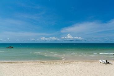 استراحتگاه Tradewinds Cottages
