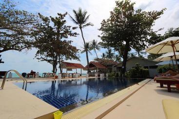 استراحتگاه Tradewinds Cottages