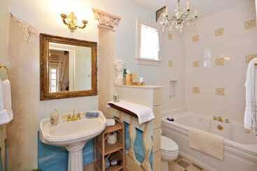 Sabal Palm House Bed And Breakfast