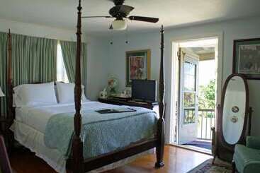 Sabal Palm House Bed And Breakfast