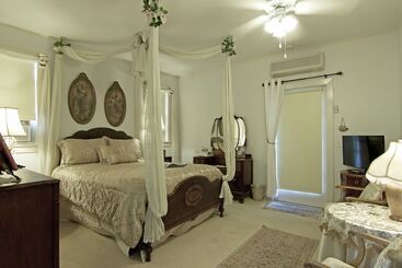 Sabal Palm House Bed And Breakfast