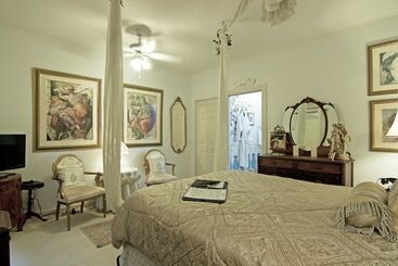 Sabal Palm House Bed And Breakfast